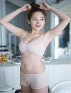 《青春年少》