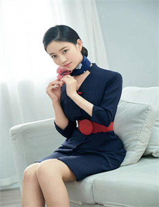 《美女被吸》