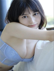 《我和妽妽在厨房里的激情区二区》
