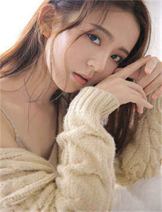 《美女扒开腿让男人桶视频在线观看》